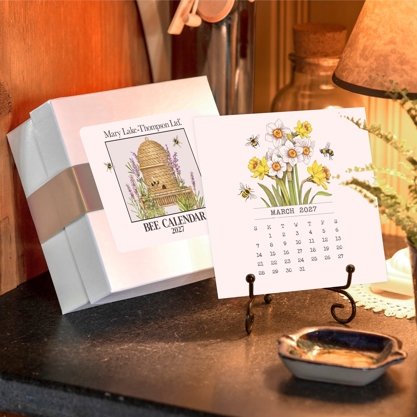 2027 Mary Lake-Thompson Bees Desk Calendar